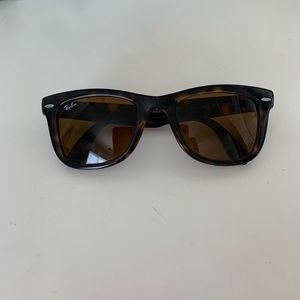 Ray-Ban Wayfarer Foldable Sunglasses